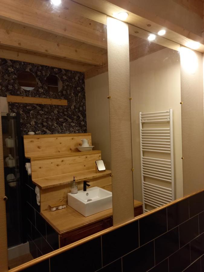 Appartement De Charme Dans Une Maison Isolee Presilly  Экстерьер фото