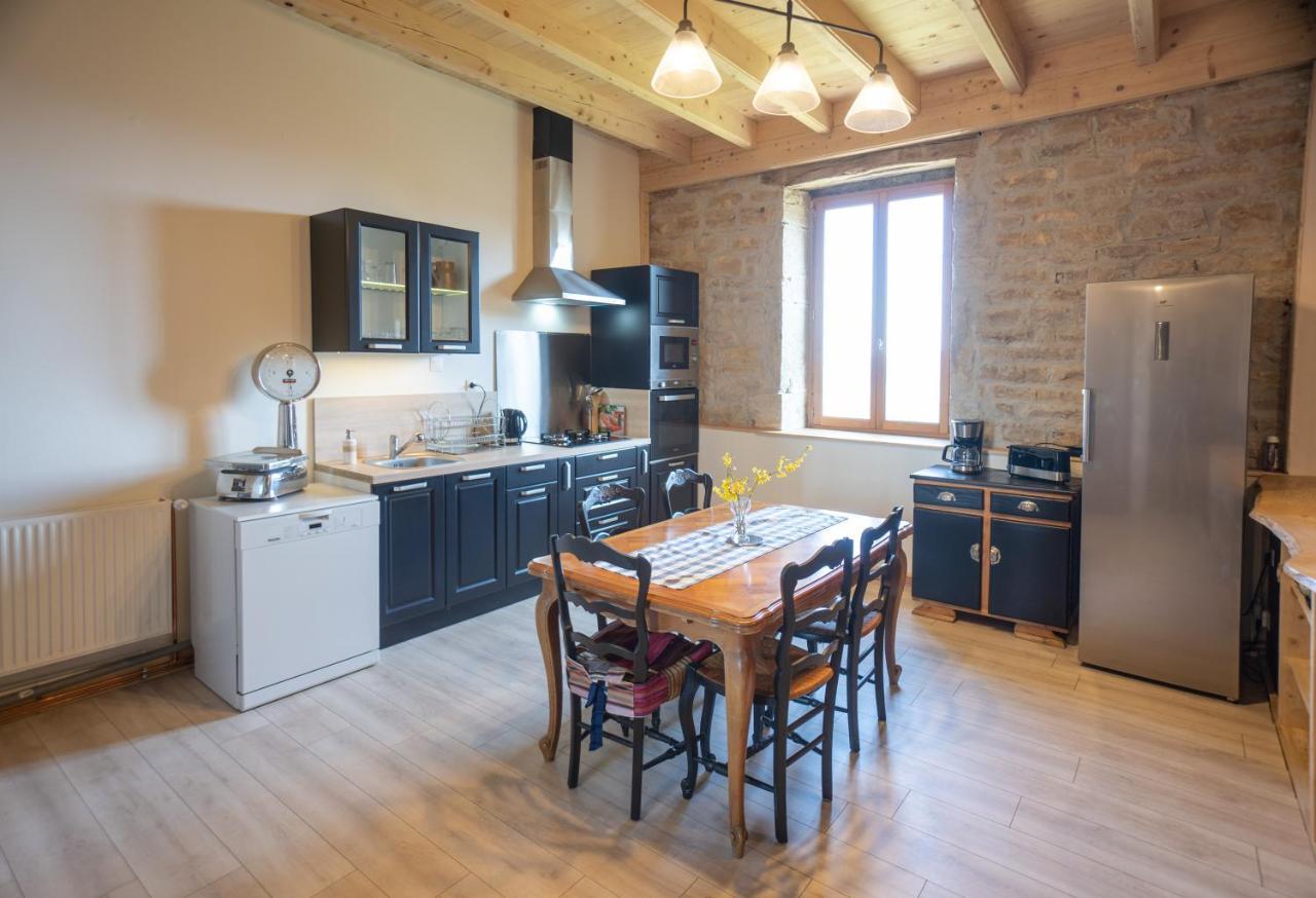 Appartement De Charme Dans Une Maison Isolee Presilly  Экстерьер фото